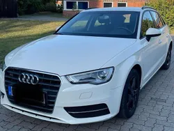 Weiß Gebraucht 2015 Audi A3 Sportback Ambition Kombi | 11.490 € (Guter Preis)
