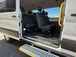 Weiß Gebraucht 2024 Ford Transit Trend Van / Kleinbus | 40.000 €