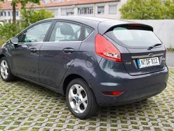 Grau Gebraucht 2011 Ford Fiesta Kleinwagen | 2.999 € (Guter Preis)