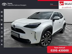 Platinum white pearl Gebraucht 2021 Toyota Yaris Cross Team SUV | 23.490 € (Fairer Preis)