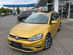Gelb Gebraucht 2018 VW Golf VII Sound Limousine | 13.999 € (Guter Preis)
