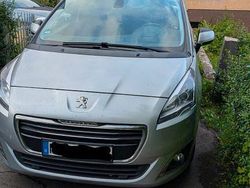 Silber Gebraucht 2016 Peugeot 5008 Allure Van / Kleinbus | 11.400 € (Teuer)