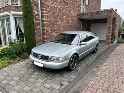 Silber Gebraucht 1996 Audi A8 Performance Limousine | 8.850 € (Teuer)