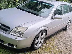 Silber Gebraucht 2005 Opel Vectra Cosmo Kombi | 2.999 € (Etwas zu teuer)