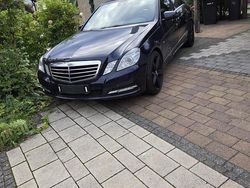 Blau Gebraucht 2011 Mercedes E250 Limousine | 8.499 € (Etwas zu teuer)