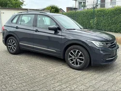 Grau Gebraucht 2021 VW Tiguan Life SUV | 26.500 € (Fairer Preis)