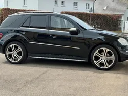 Schwarz Gebraucht 2009 Mercedes ML320 SUV | 10.000 € (Fairer Preis)