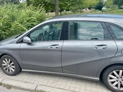 Grau Gebraucht 2013 Mercedes B200 Van / Kleinbus | 9.900 € (Teuer)