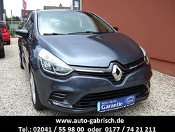 Grau Gebraucht 2017 Renault Clio IV LIMITED Limousine | 8.880 € (Fairer Preis)