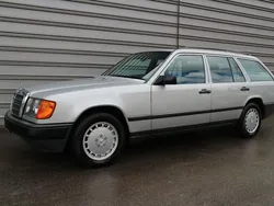 Silber metallic Gebraucht 1988 Mercedes E300 Kombi | 26.990 €