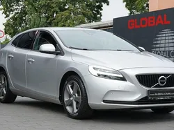 Silber Gebraucht 2018 Volvo V40 Kombi | 14.885 € (Fairer Preis)