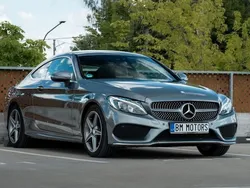 Grau Gebraucht 2016 Mercedes C220 AMG line | 16.900 €