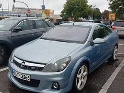 Blau Gebraucht 2006 Opel Astra Cabriolet Cosmo Cabrio | 3.400 € (Fairer Preis)