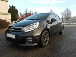 Schwarz Gebraucht 2015 Kia Rio Platinum Edition Limousine | 8.499 € (Fairer Preis)