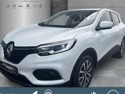 Weiß Gebraucht 2021 Renault Kadjar Play SUV | 16.890 € (Fairer Preis)