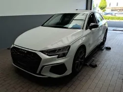 Weiß Gebraucht 2022 Audi A3 Sportback e-tron S-Line Limousine | 24.980 € (Guter Preis)