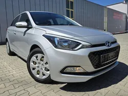 Silber Gebraucht 2017 Hyundai i20 Kleinwagen | 8.490 € (Fairer Preis)