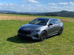 Grau Gebraucht 2025 Skoda Octavia RS Kombi | 35.999 € (Superpreis)