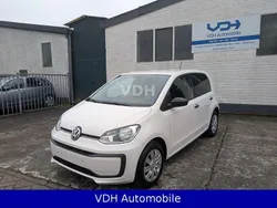 Weiß Gebraucht 2017 VW up! Kleinwagen | 3.800 €