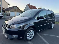 Schwarz Gebraucht 2011 VW Touran Highline Van / Kleinbus | 5.950 € (Fairer Preis)