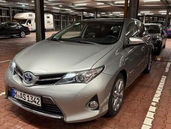 Silber Gebraucht 2013 Toyota Auris Comfort Limousine | 14.999 € (Teuer)