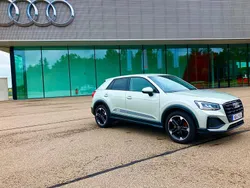 Silber Gebraucht 2024 Audi Q2 Ambiente SUV | 28.990 € (Guter Preis)