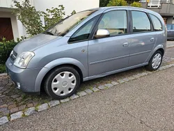 Grau Gebraucht 2003 Opel Meriva Van / Kleinbus | 3.500 € (Fairer Preis)