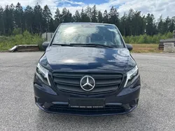 Blau Gebraucht 2021 Mercedes Vito Van / Kleinbus | 39.995 € (Guter Preis)