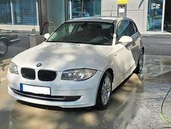 Weiß Gebraucht 2009 BMW 116 Kleinwagen | 2.700 € (Fairer Preis)