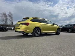 Gelb Gebraucht 2021 Skoda Superb SportLine Kombi | 30.889 € (Guter Preis)