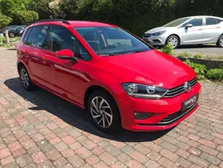 Rot Gebraucht 2017 VW Golf Sportsvan Sound Van / Kleinbus | 13.490 € (Fairer Preis)