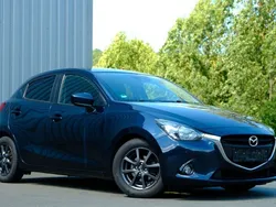 Blau Gebraucht 2016 Mazda 2 Limousine | 5.890 € (Guter Preis)