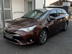 Braun Gebraucht 2015 Toyota Avensis Business Edition Kombi | 7.980 € (Fairer Preis)