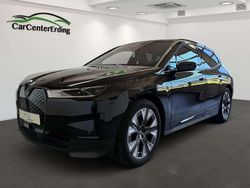 Black sapphire metallic Gebraucht 2021 BMW iX Shadowline SUV | 40.990 € (Guter Preis)
