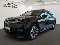 Black sapphire metallic Gebraucht 2021 BMW iX Shadowline SUV | 40.990 € (Guter Preis)
