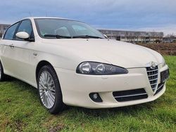 Weiß Gebraucht 2007 Alfa Romeo 147 Kleinwagen | 3.400 € (Etwas zu teuer)