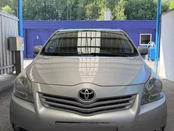Silber Gebraucht 2012 Toyota Verso Van / Kleinbus | 6.000 € (Fairer Preis)