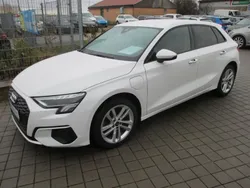 Weiß Gebraucht 2022 Audi A3 Sportback e-tron Basis Limousine | 24.790 € (Fairer Preis)