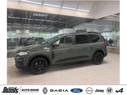 Terracottabraun met. (cnz) Gebraucht 2025 Dacia Jogger Extreme Kombi | 20.880 € (Fairer Preis)