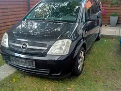 Schwarz Gebraucht 2005 Opel Meriva Edition Van / Kleinbus | 2.100 € (Teuer)
