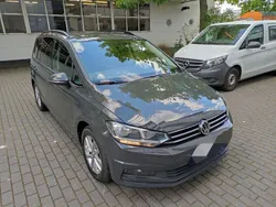 Grau Gebraucht 2018 VW Touran Comfortline Van / Kleinbus | 14.999 € (Superpreis)