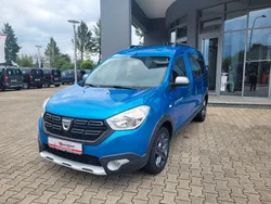 Blau Gebraucht 2017 Dacia Dokker Celebration Van | 14.850 € (Etwas zu teuer)
