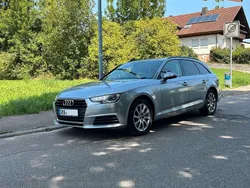 Silber Gebraucht 2019 Audi A4 Limousine | 16.900 € (Guter Preis)
