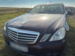 Braun Gebraucht 2010 Mercedes E200 Limousine | 8.999 € (Fairer Preis)