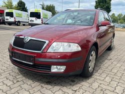 Rot Gebraucht 2008 Skoda Octavia Ambiente Kombi | 2.490 € (Fairer Preis)