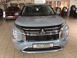 Grau Neu 2025 Mitsubishi Outlander P-HEV Top SUV | 58.990 €