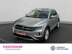 Pyritsilber metallic Gebraucht 2024 VW T-Roc Style SUV | 25.990 € (Fairer Preis)