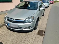 Grau Gebraucht 2009 Opel Astra GTC Coupé | 1.950 € (Superpreis)