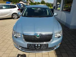 Blau Gebraucht 2011 Skoda Superb Kombi | 6.900 € (Fairer Preis)