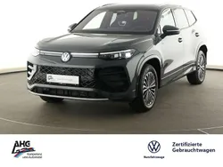 Delfingrau metallic Gebraucht 2025 VW Tayron R-line SUV | 61.770 € (Fairer Preis)